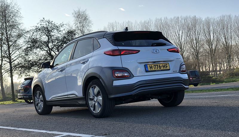De Hyundai KONA Electric is er met keuze uit twee verschillende batterijpakketten: 64 kWh en 39 kWh.