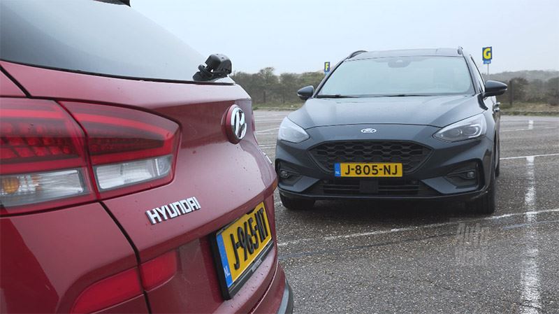 De vernieuwde Hyundai i30 Wagon versus de Ford Focus Wagon: welke is beter? AutoWeek zocht het uit.