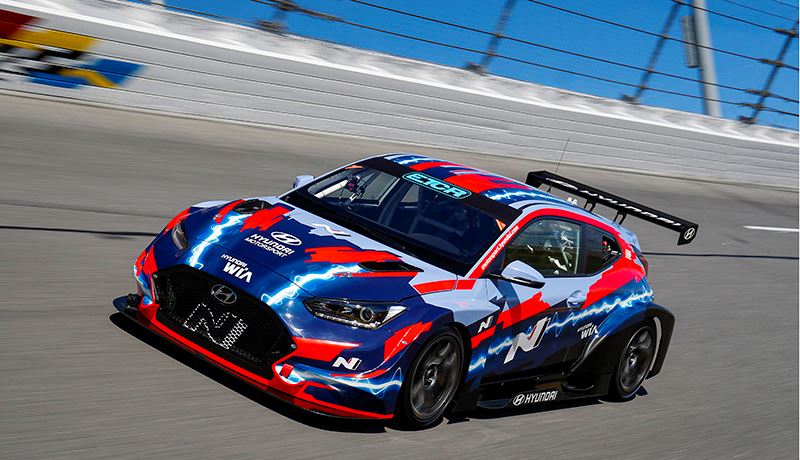 Hyundai gaat met de elektrische raceauto Veloster N ETCR deelnemen aan de PURE ETCR Series.