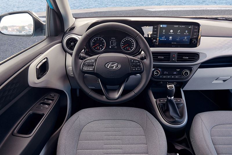 Het interieur van de Hyundai i10 ziet er volwassen uit.