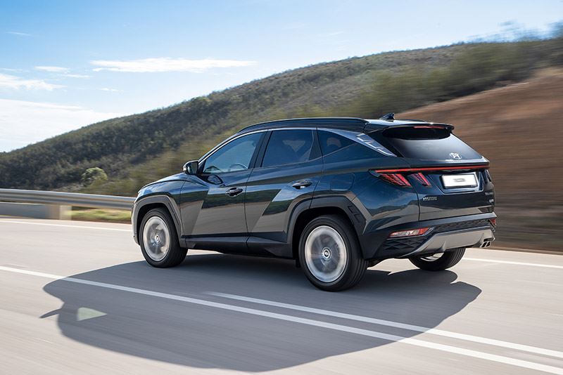 De techniek van de TUCSON 1.6 T-GDI Hybrid is zeer verfijnd, het onderstel heeft de juiste karakteristieken voor een caravantrekker. De techniek van de TUCSON 1.6 T-GDI Hybrid is zeer verfijnd, het onderstel heeft de juiste karakteristieken voor een caravantrekker.