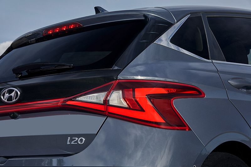De Hyundai i20 laat op een fraaie manier zien hoe ver de autotechniek anno 2021 is gevorderd.