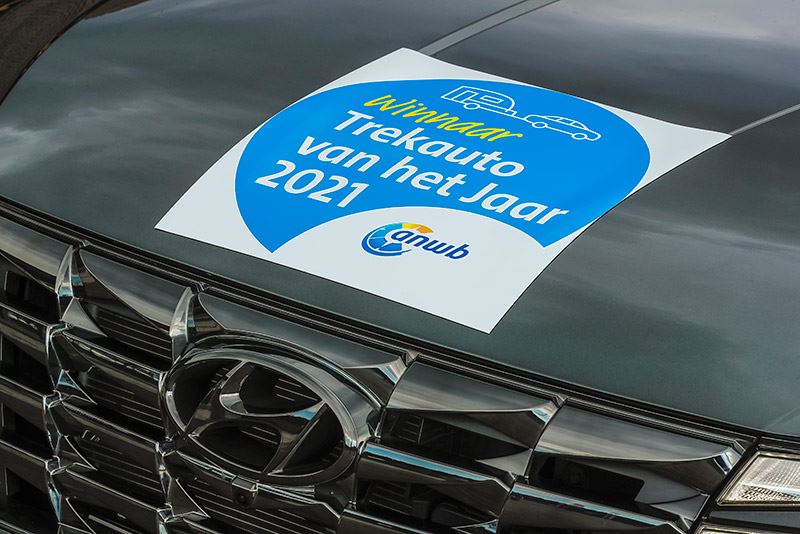 De Hyundai TUCSON 1.6 T-GDI Hybrid is door ANWB Kamperen uitgeroepen tot Trekauto van het Jaar 2021.