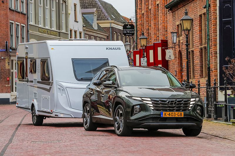 Volgens ANWB Kamperen is de Hyundai TUCSON 1.6 T-GDI Hybrid de beste auto om een caravan te trekken.