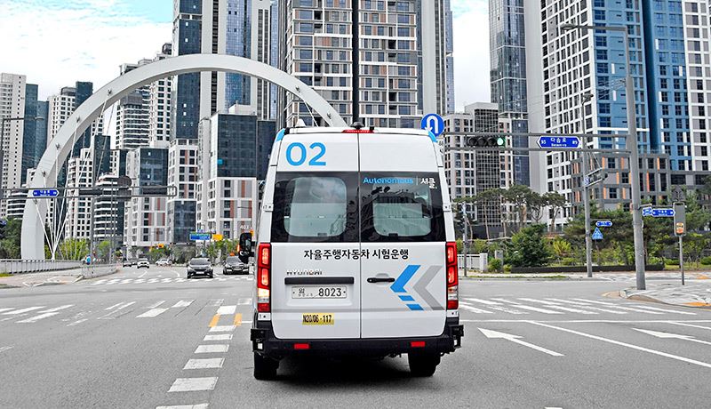 Passagiers kunnen de RoboShuttle-pendeldienst van Hyundai reserveren via de ‘Shucle’-app.