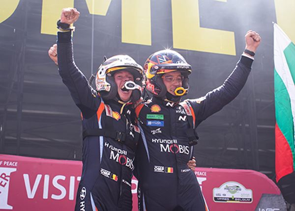 Thierry Neuville bezorgt Hyundai winst in Rally van Ieper