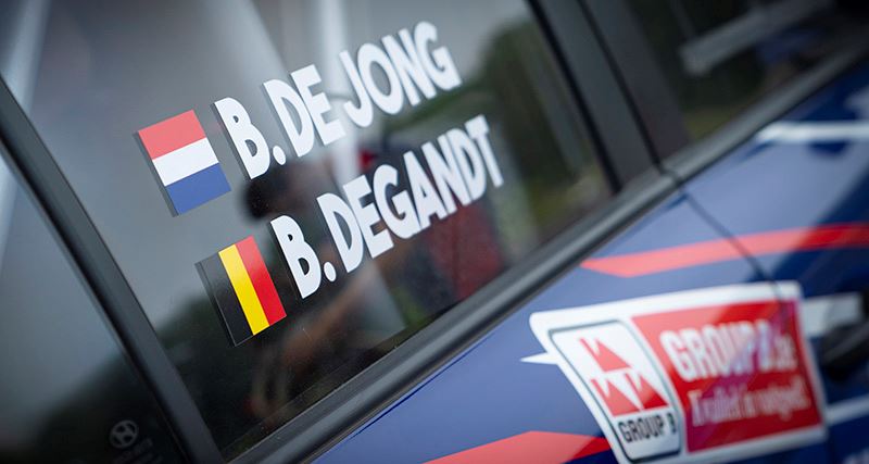 Samen met navigator Bjorn Degandt vormt Bob de Jong een succesvol rally-duo (foto Marije van der Vliet).