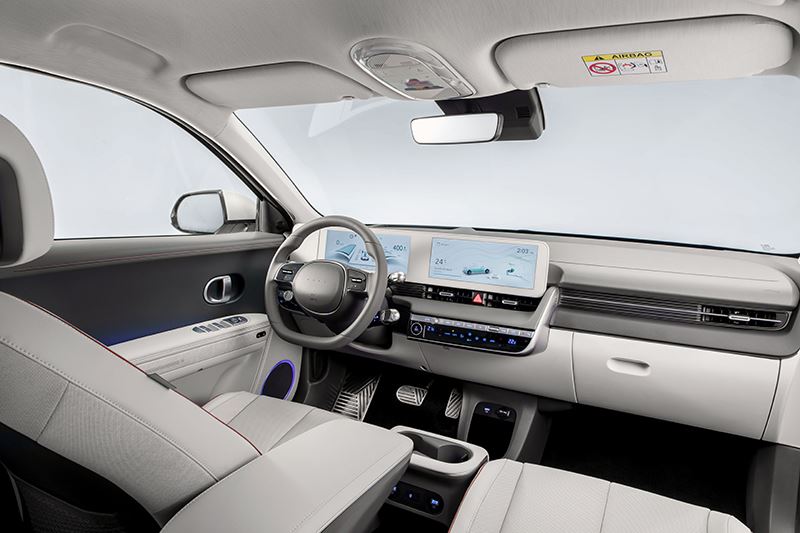 Het moderne, luxe interieur van de IONIQ 5 van Hyundai.