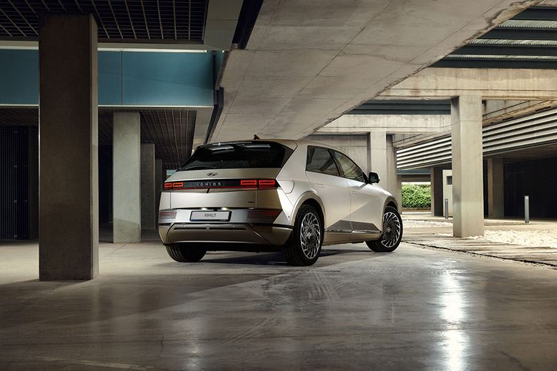 De IONIQ 5 staat op de shortlist voor de verkiezing Car of the Year 2022.