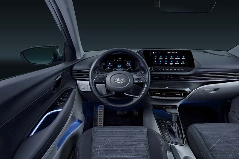 Het AD over de Hyundai BAYON: Met zijn grote infotainmentscherm overtreft hij de concurrentie in deze klasse.