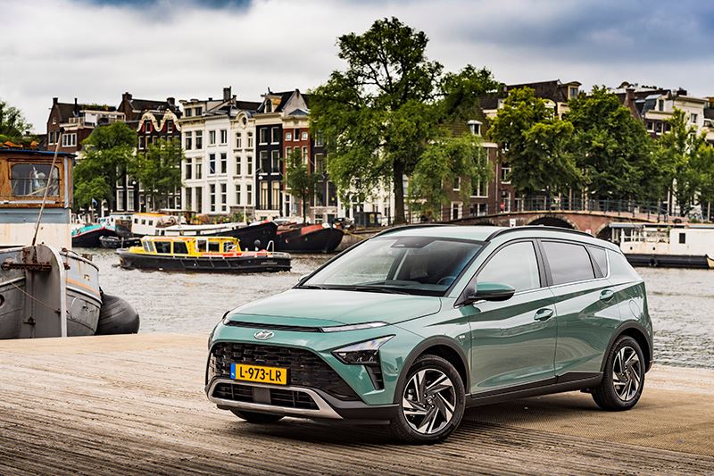 Auto Review over de Hyundai BAYON: ‘Stap je voor de eerste keer achter het stuur, dan vind je meteen de weg’.