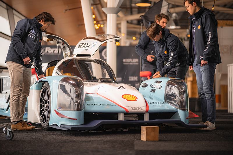 Onlangs presenteerde Forze Hydrogen Racing zijn allernieuwste waterstofraceauto, de Forze IX (foto Hexashots).