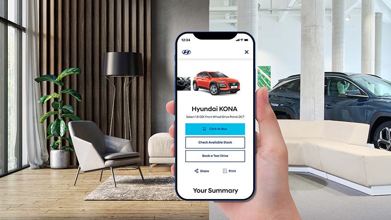 Vanuit je luie stoel een kopen zonder dat je daarvoor de deur uit hoeft, alsof je je in de showroom van de Hyundai-dealer waant: Hyundai maakt het mogelijk met Hyundai Cl!ck to Buy.