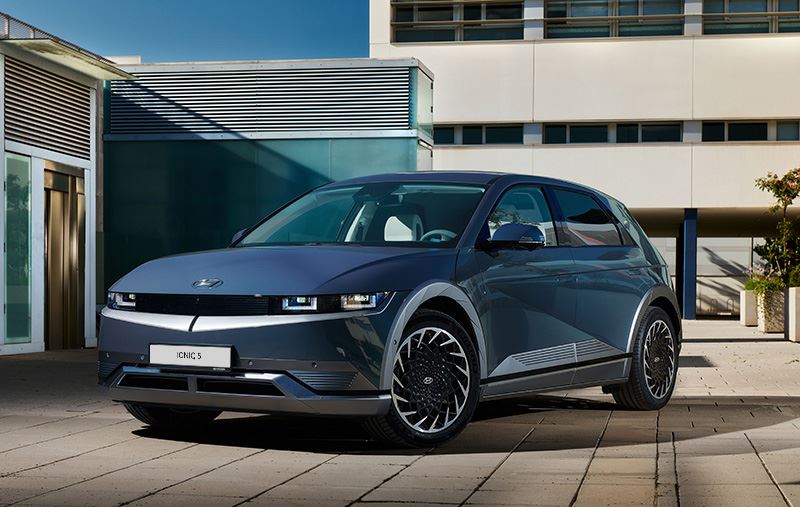 De IONIQ 5 van Hyundai is uitgeroepen tot UK Car of the Year 2022.