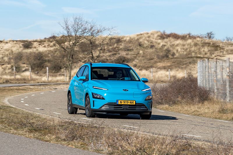 Bright over de Hyundai KONA Electric: ‘Hij is makkelijker in gebruik dan de ID.3 en brengt je verder op één acculading.’