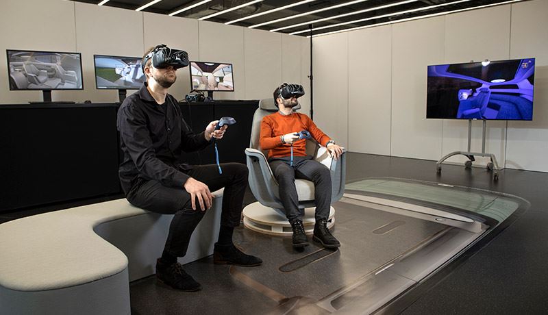 Gedurende de ontwikkelingsfase kunnen meerdere designers tegelijkertijd aan simulaties deelnemen.