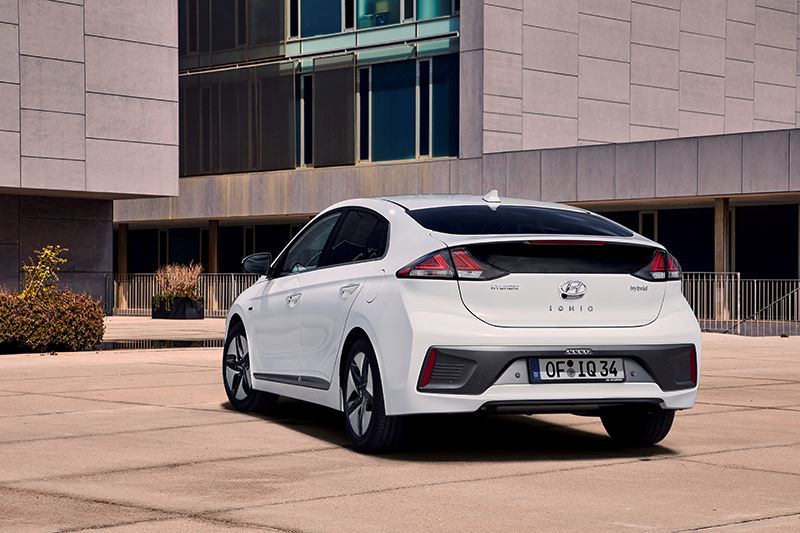 De Hyundai Ioniq Hybrid.