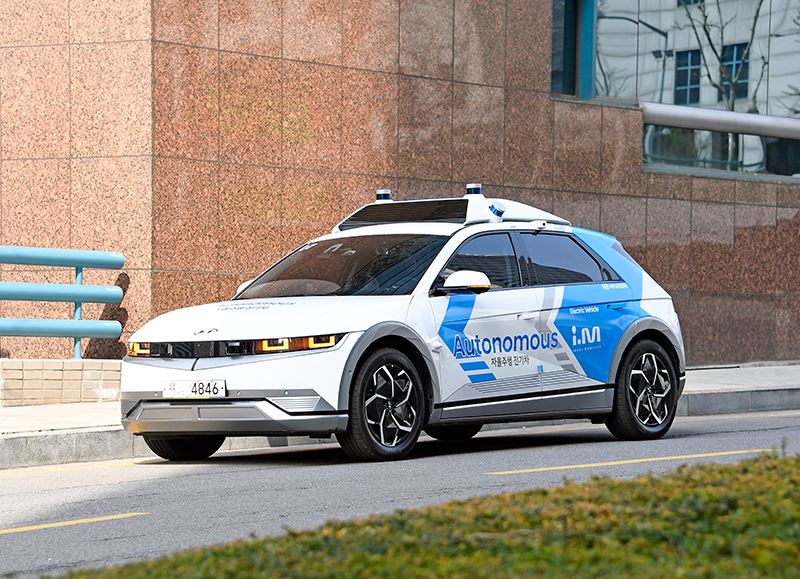 De autonoom rijdende RoboRide-taxi van Hyundai.