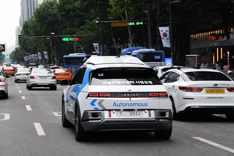 De autonoom rijdende RoboRide-taxi van Hyundai.