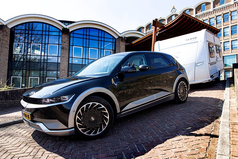De IONIQ 5 van Hyundai is ANWB Trekauto van het Jaar 2022.