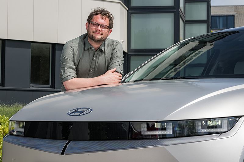 Als merkambassadeur van Hyundai gaat Diederik Jekel alle ins en outs van elektrisch rijden onderzoeken.