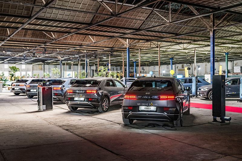 Een vloot Hyundai’s IONIQ 5 kan hele dorpen van stroom voorzien.