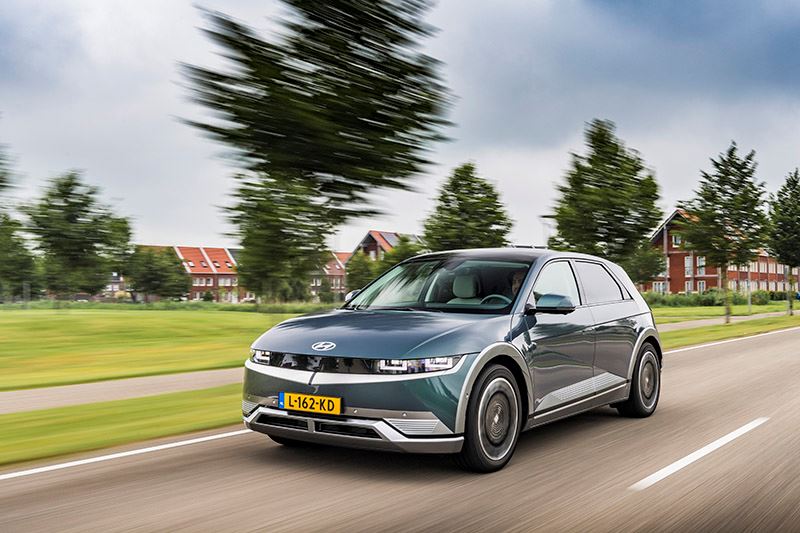 Auto Review over de IONIQ 5: Het echte one pedal driving, waarbij de auto volledig tot stilstand komt, biedt alleen de IONIQ 5.