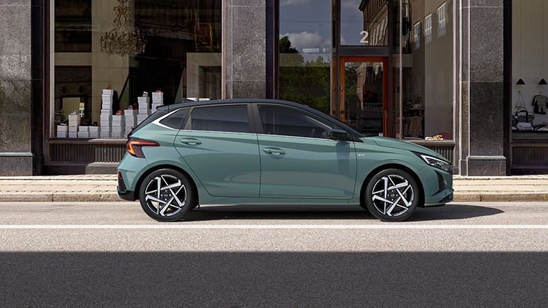 De vernieuwde Hyundai i20 oogt compact maar biedt veel binnenruimte.