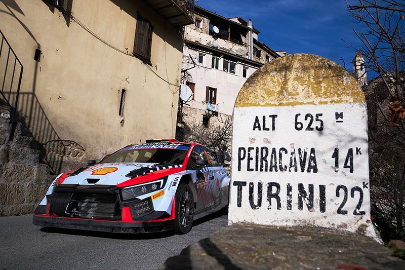 Ook in de afsluitende powerstage van de Rally van Monte Carlo, op de Col de Turini, was Thierry Neuville van Hyundai Motorsport niet af te stoppen.
