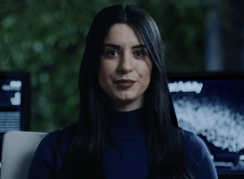Neurowetenschapper Shani Tal meet de Depth of Joy door verschillende technologieën te combineren, waaronder hersengolven, huidgeleidingen en hartslag.