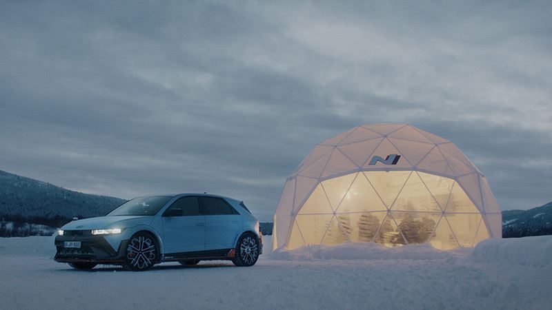 De Hyundai IONIQ 5 N in de sneeuw van Rujkan.