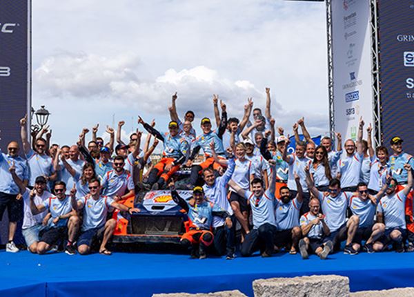Benauwde overwinning voor rallyteam Hyundai op Sardinië