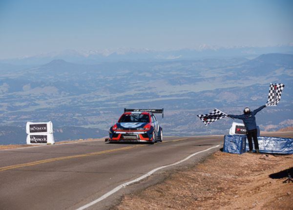 Hyundai snelt naar nieuw record in Pikes Peak International Hill Climb