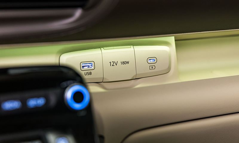 Een opvallend item in de Hyundai INSTER is de USB-A-aansluiting. Die zie je tegenwoordig bijna niet meer.