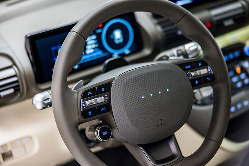 De moderne cockpit van de Hyundai INSTER.