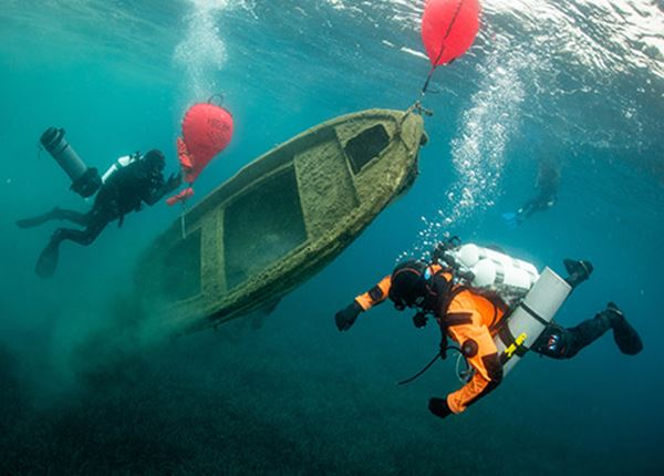 Healthy Seas en Hyundai halen ruim 170 ton afval uit zee