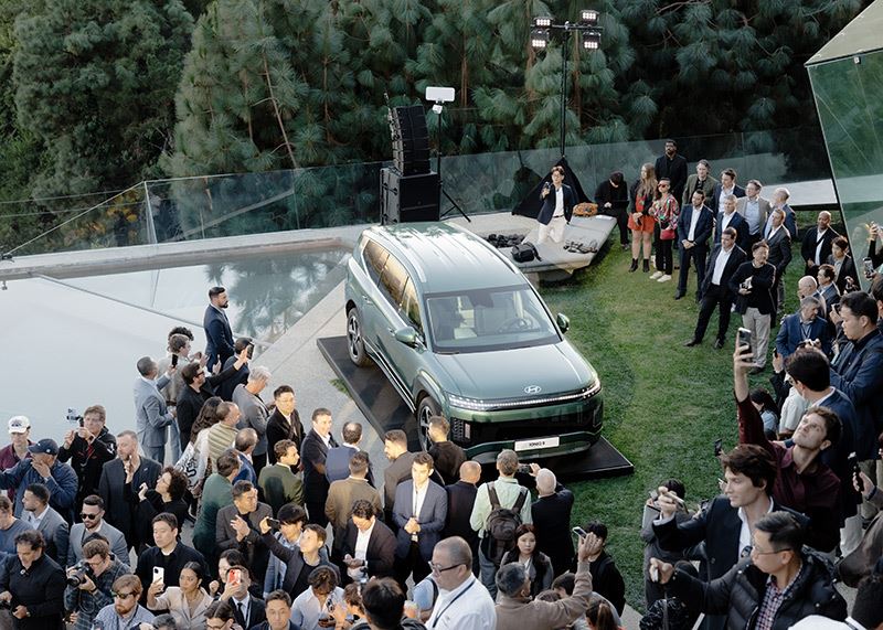 De belangstelling voor de onthulling van de Hyundai IONIQ 9 in het beroemde Goldstein House in Beverly Hills was enorm.