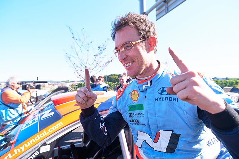Thierry Neuville na het veroveren van zijn allereerste wereldtitel.