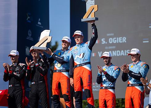 Tänak bezorgt Hyundai eerste overwinning van 2025 tijdens loodzware Acropolis Rally.