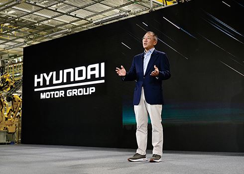Euisun Chung onderscheiden met Automotive News Centennial Award