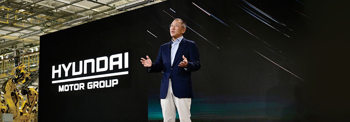 Euisun Chung onderscheiden met Automotive News Centennial Award
