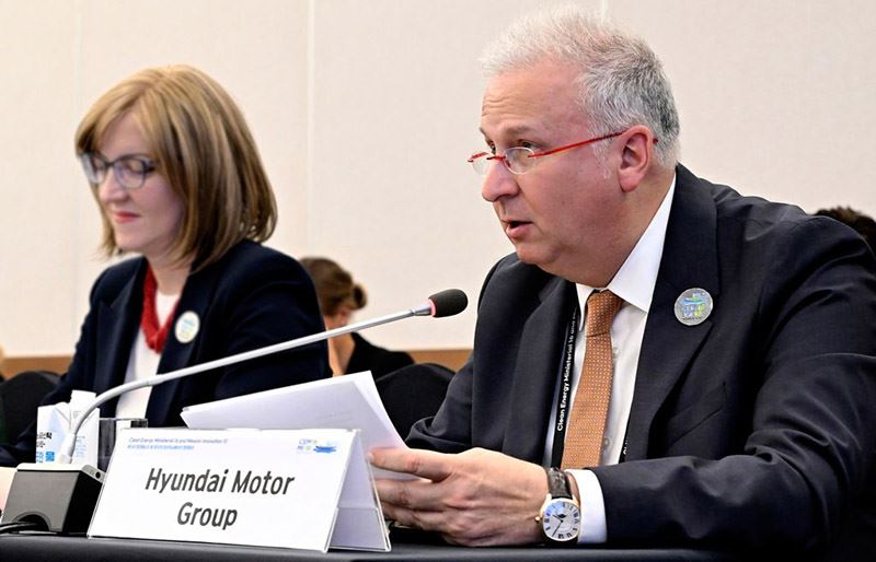 ‘Waterstof is een efficiënte energiedrager die energiezekerheid en innovatie stimuleert’, aldus Ken Ramirez, hoofd van de Energy & Hydrogen Business Division bij Hyundai.