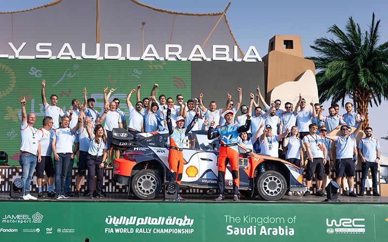 Het Rallyteam van Hyundai Motorsport sloot het FIA World Rally Championship 2025 af met een overwinning en een tweede plaats in de Rally van Saoedi-Arabië.