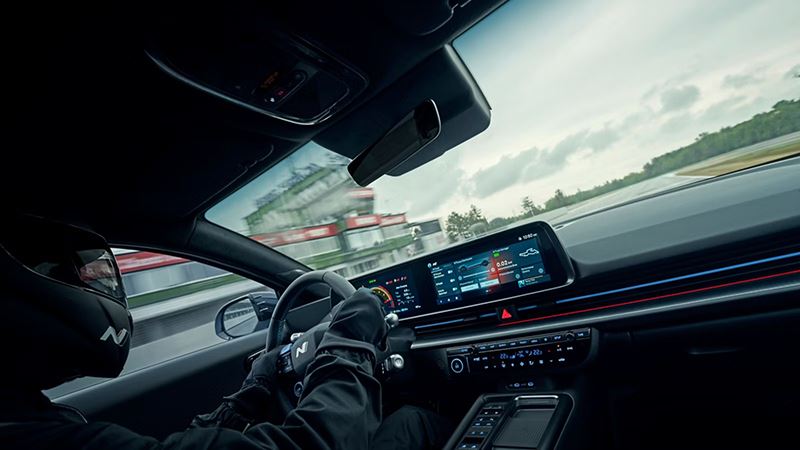 De cockpit van de Hyundai IONIQ 6 N.