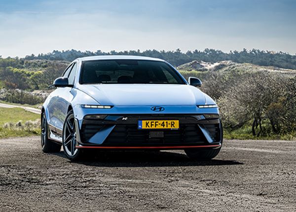 De beste elektrische performance-auto ter wereld is nu te bestellen