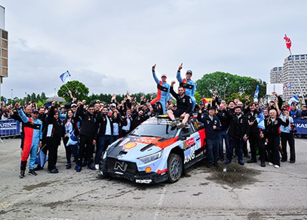 Rallyteam Hyundai Motorsport grijpt eerste overwinning van seizoen