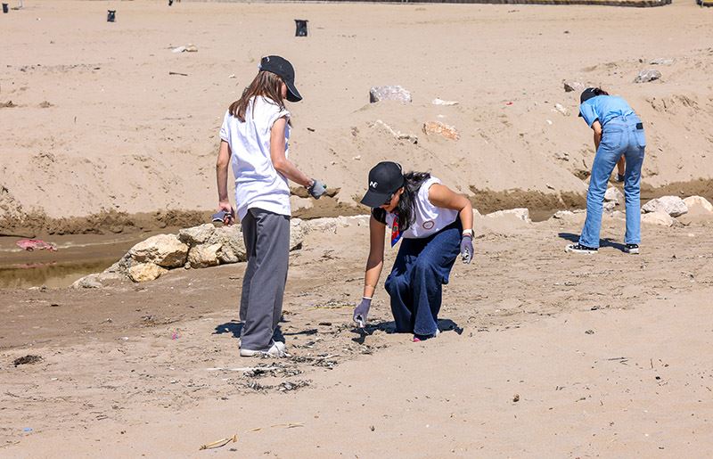 Opruimactie van Hyundai en Healthy Seas aan de Zwarte Zee in Turkije.