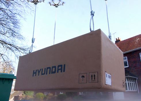 Primeur! Hyundai levert jouw nieuwe auto per drone!