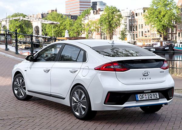 Hyundai IONIQ maakt kickstart in Nederland