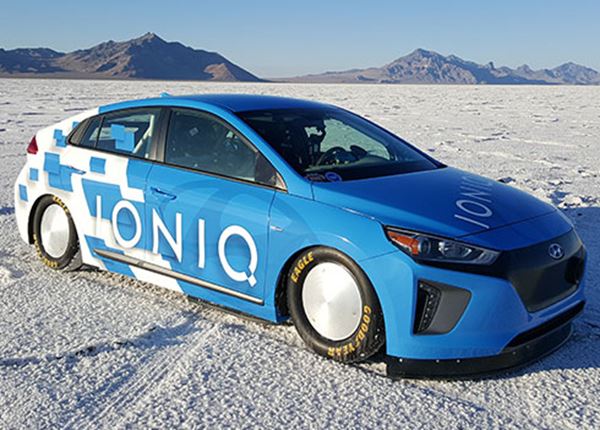 Nieuw snelheidsrecord IONIQ Hybrid: 254 km/u!